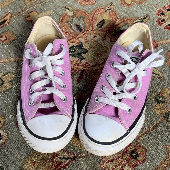 lilac converse